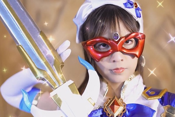 魔法女战士变身后手持大宝剑，就问你怕不怕？！